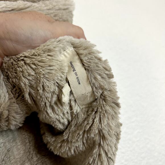 Anthropologie Sleeping on Snow Infinity Twisted Fuzzy Scarf in Heathered Gray - Picture 2 of 5